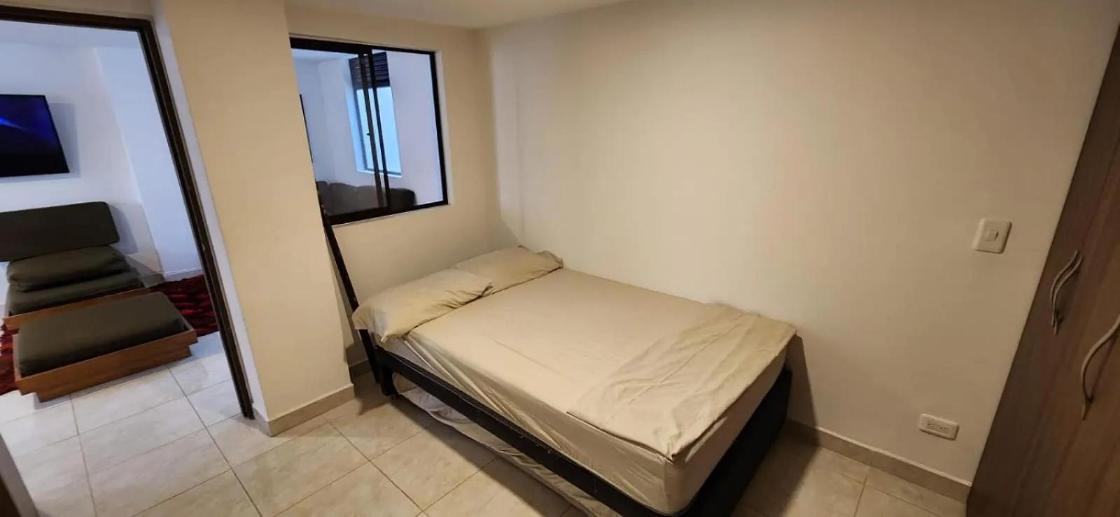 El Salvador ¡Apartamento Privado! Medellín Colombia